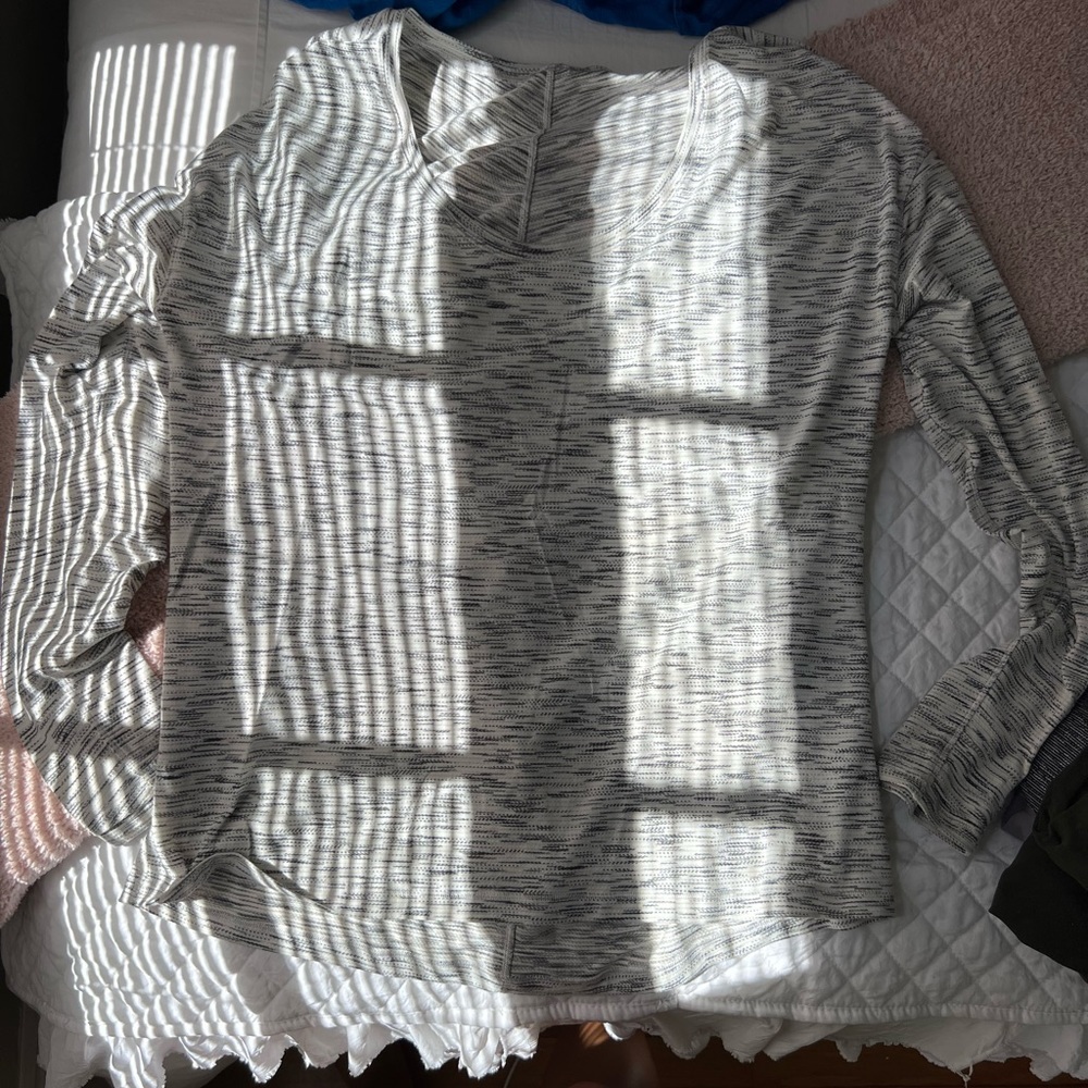 Lululemon long sleeve shirt
